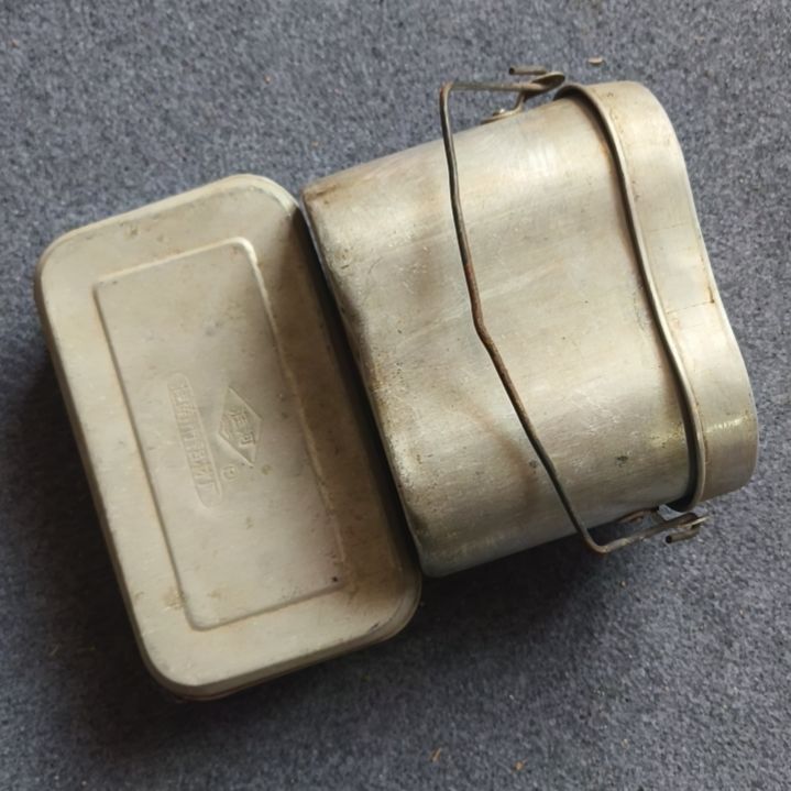 埭***辉两个饭盒饭盒饭盒