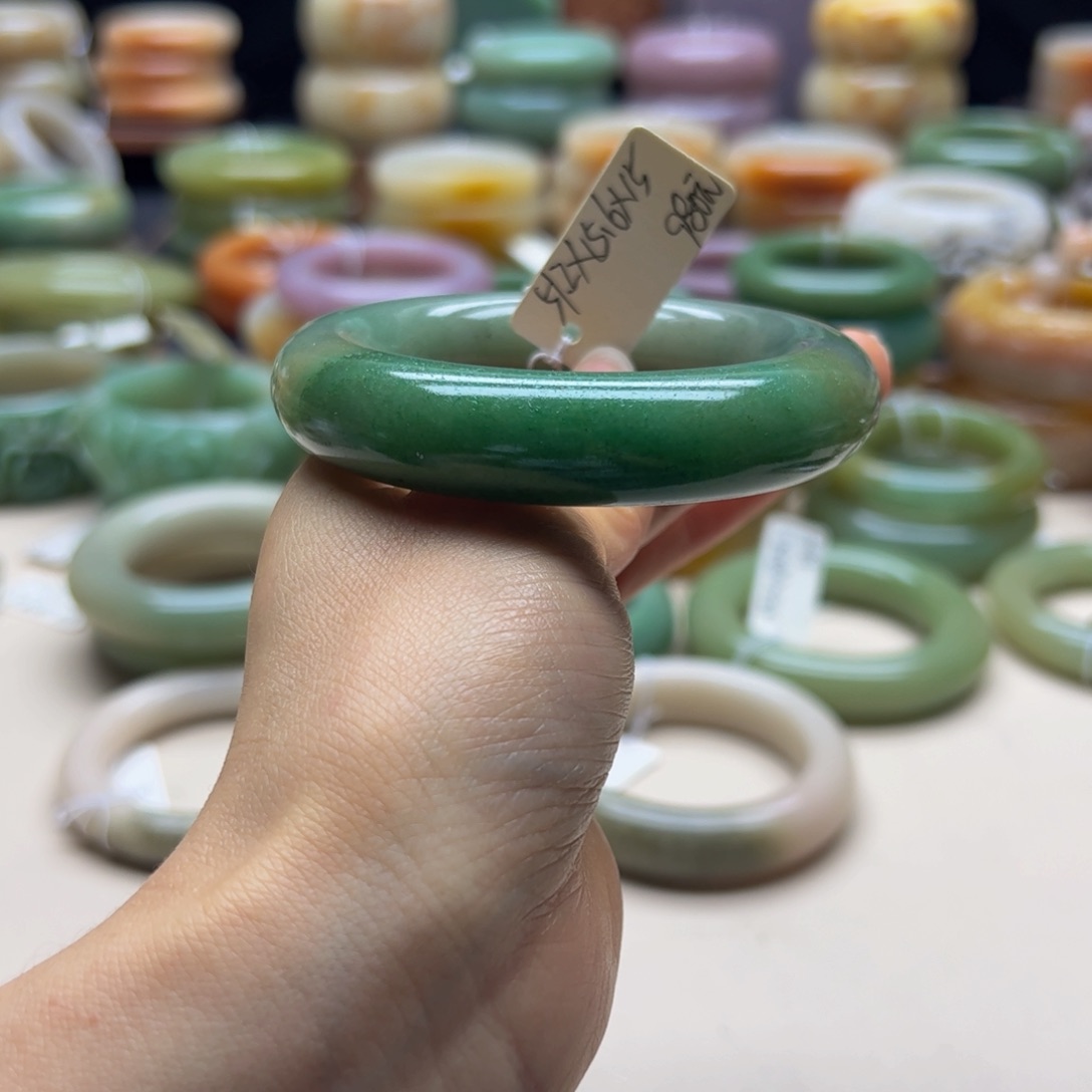 石英岩玉手镯未镶嵌*‍****