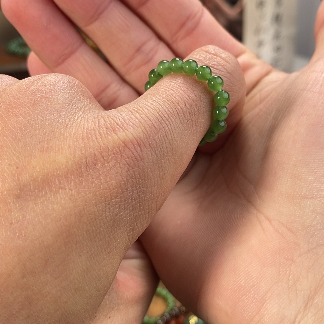和田玉手串未镶嵌碧玉戒珠