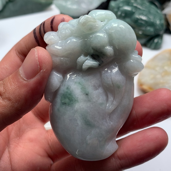翡翠未镶嵌颈饰保真天然A货翡翠
