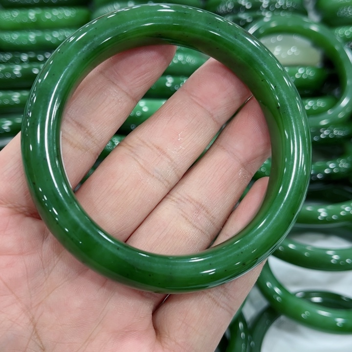 和田玉手镯未镶嵌多****彩58.8～0