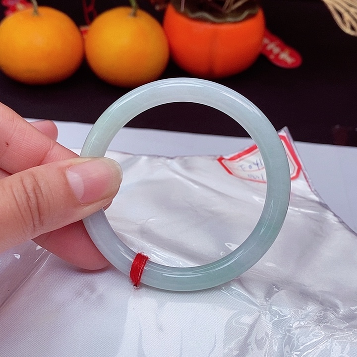 翡翠手镯未镶嵌53圆0412
