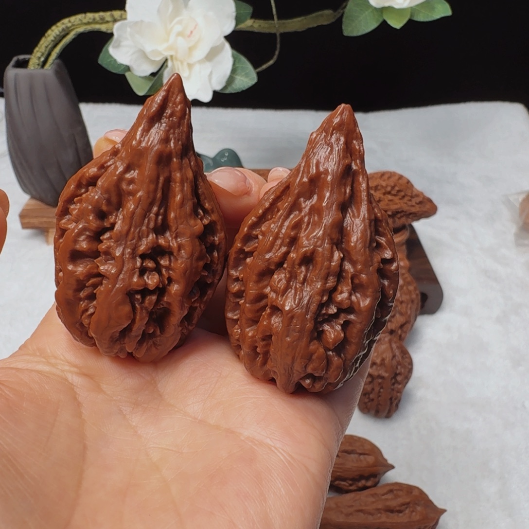 不***明文玩核桃把件鸭嘴兽