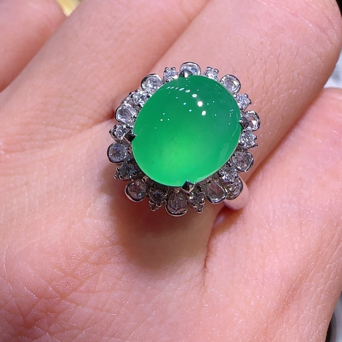 翡翠戒指18K金镶嵌戒指