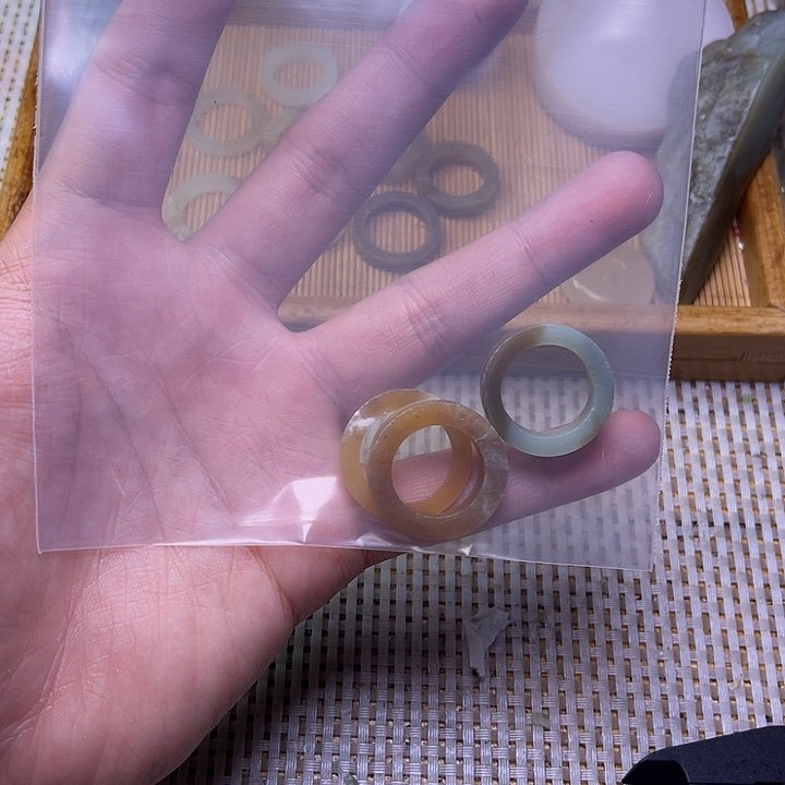 未镶嵌和田玉珠宝半成品小****.