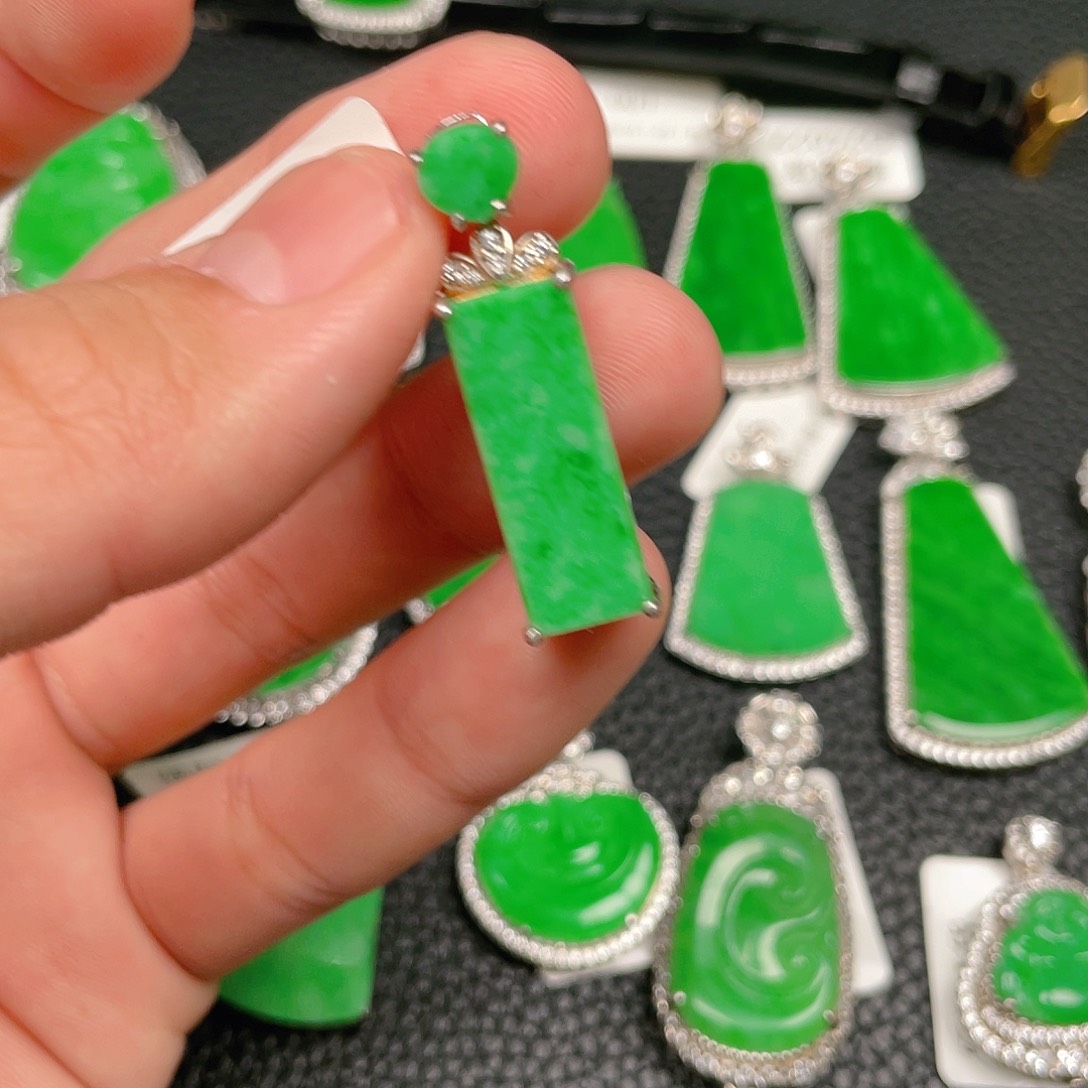 【闪购商品】翡翠吊坠(不含链)银S925镶嵌