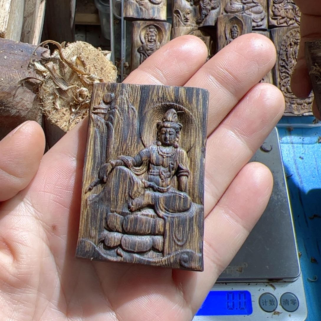 沉香吊坠白棋观音12.3克