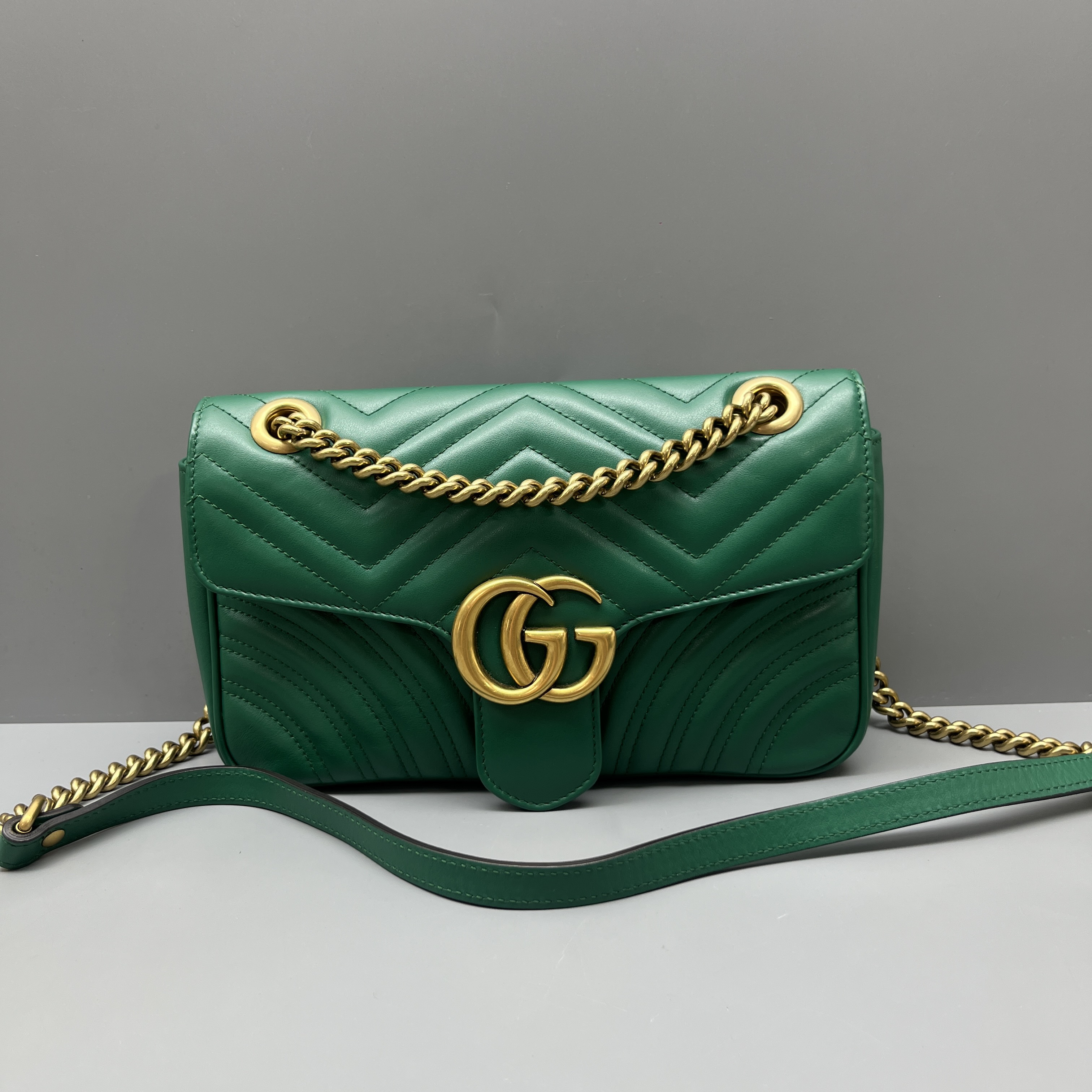 95新 GUCCI/古驰 绿色marmont中号链条包 尺寸26*15 SV17149