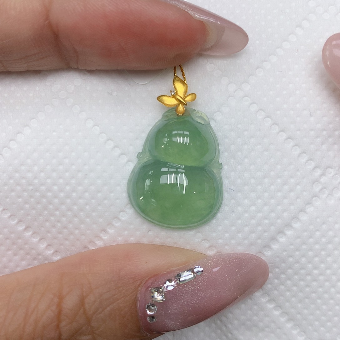 颈饰18K金镶嵌翡翠