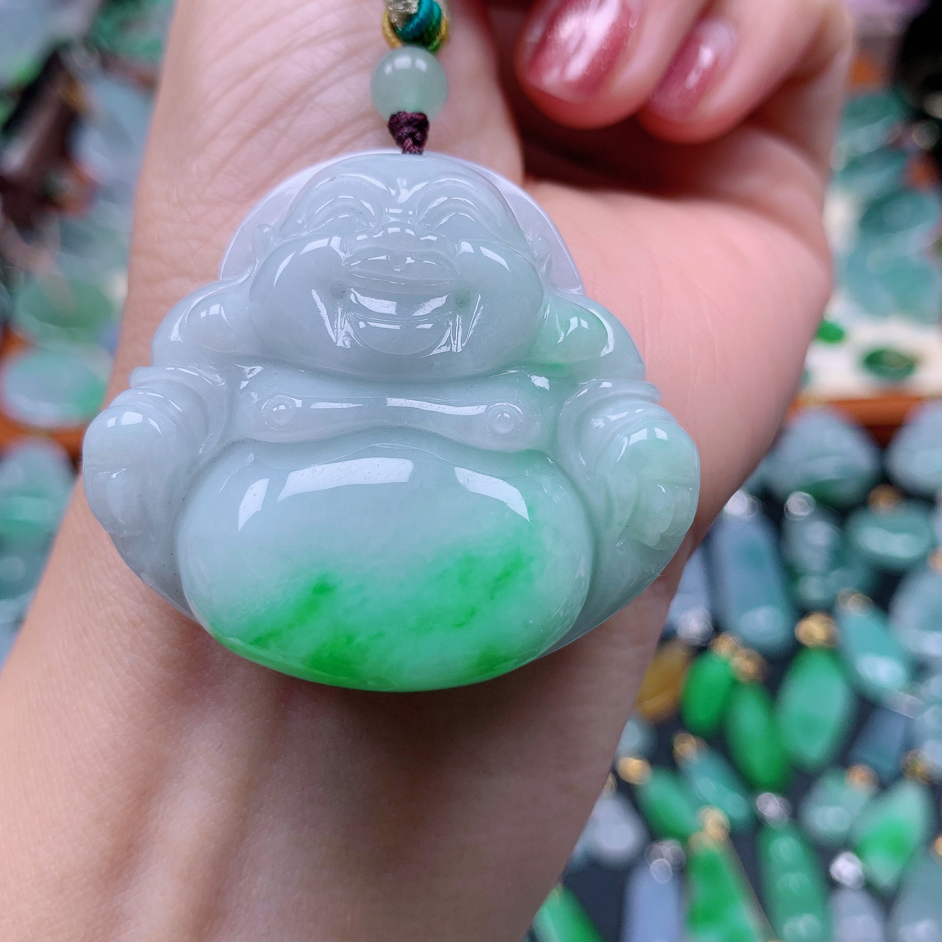 缅甸天然A货翡翠，飘绿佛公 编号446/1224尺40.2-44.8-12