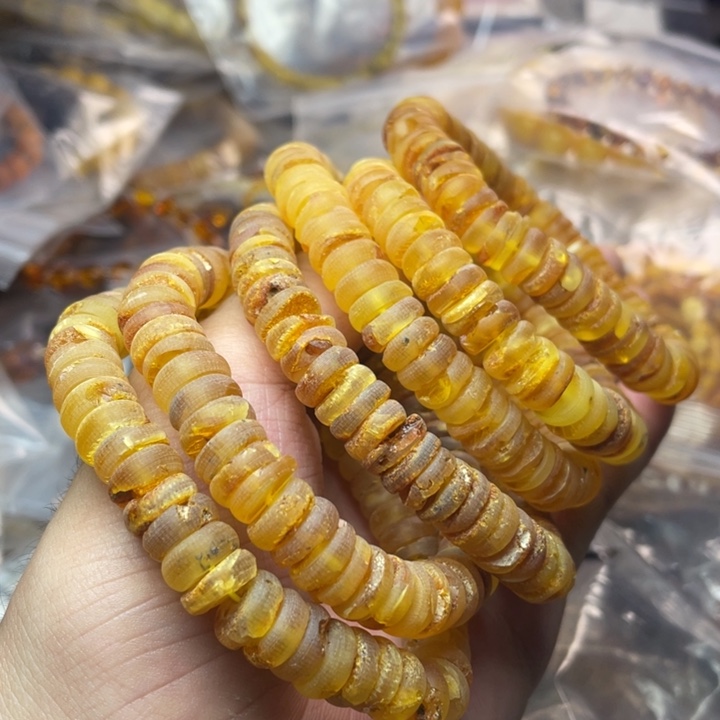 未镶嵌琥珀珠宝奇石