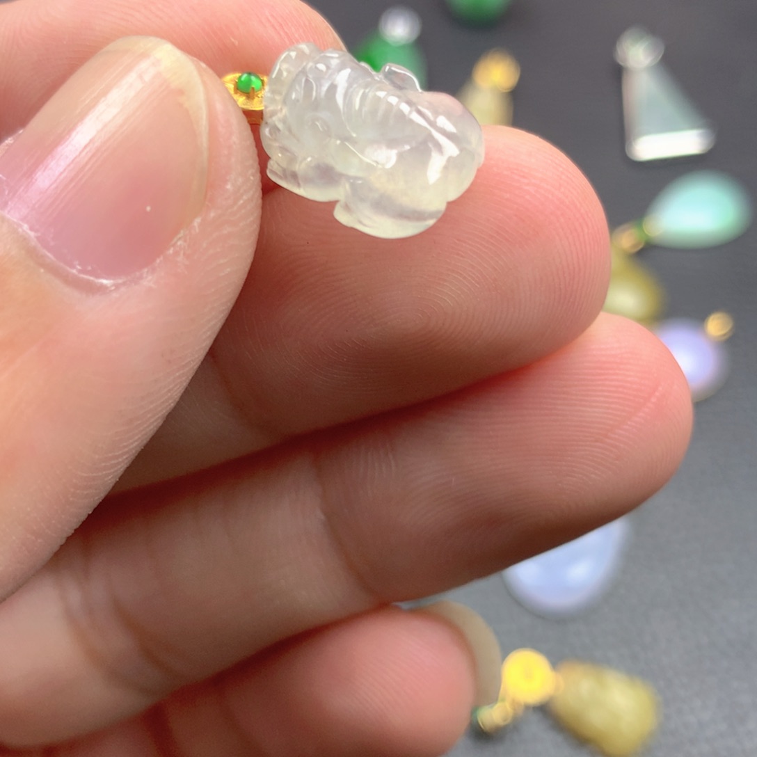 【闪购商品】颈饰18K金镶嵌翡翠翡翠