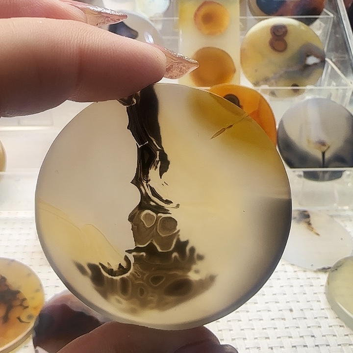 玛瑙/玉髓未镶嵌珠宝奇石