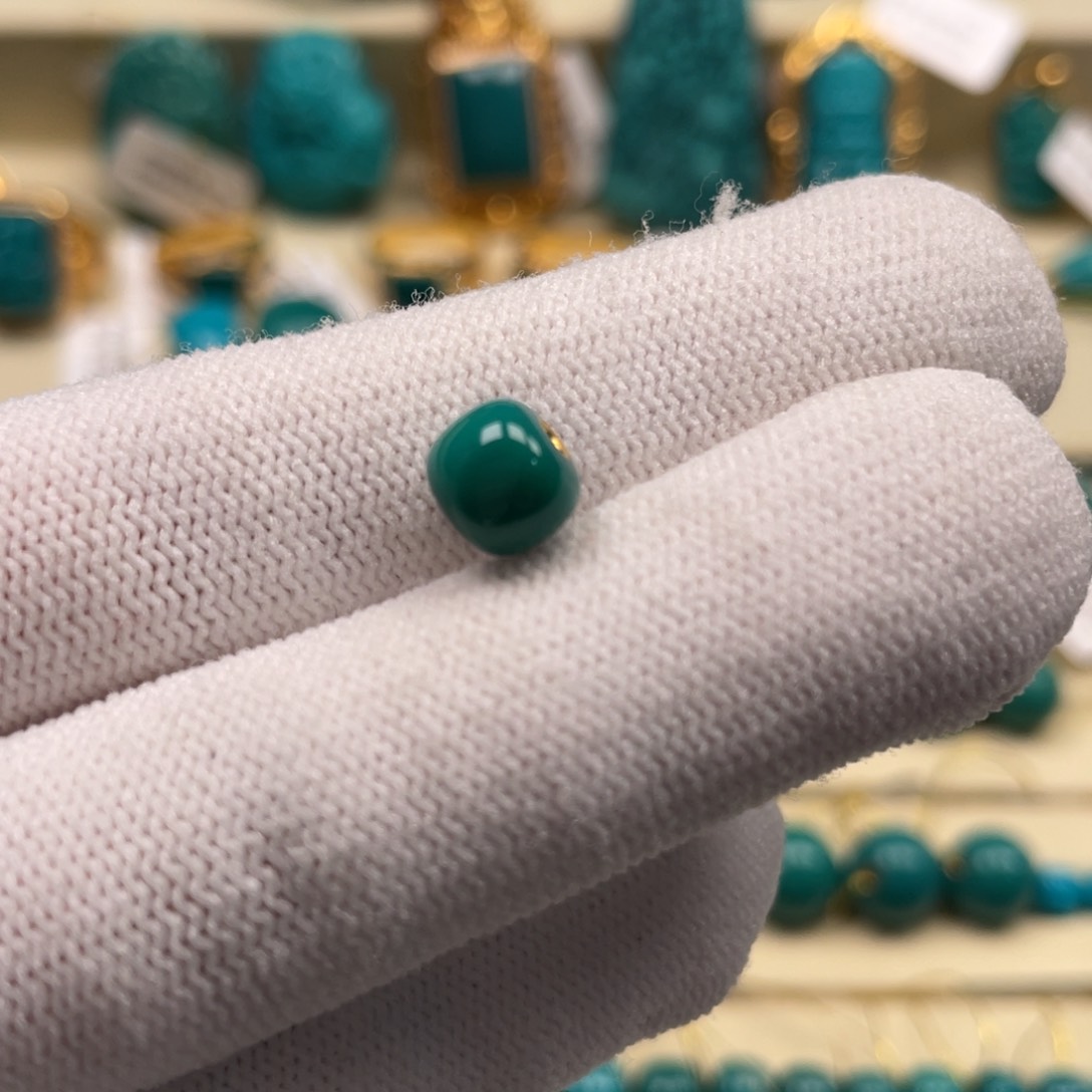 绿松石珠宝奇石未镶嵌满****?