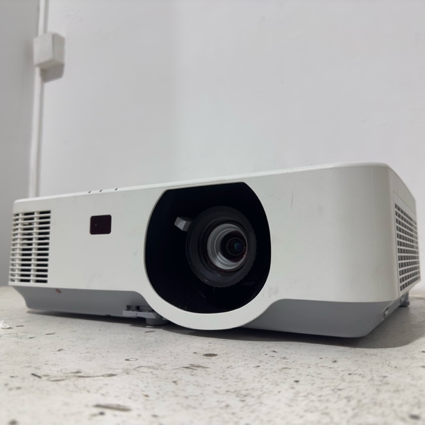 3米100寸5500流明1280分辨率带3D功能客厅房间户外办公白天直投