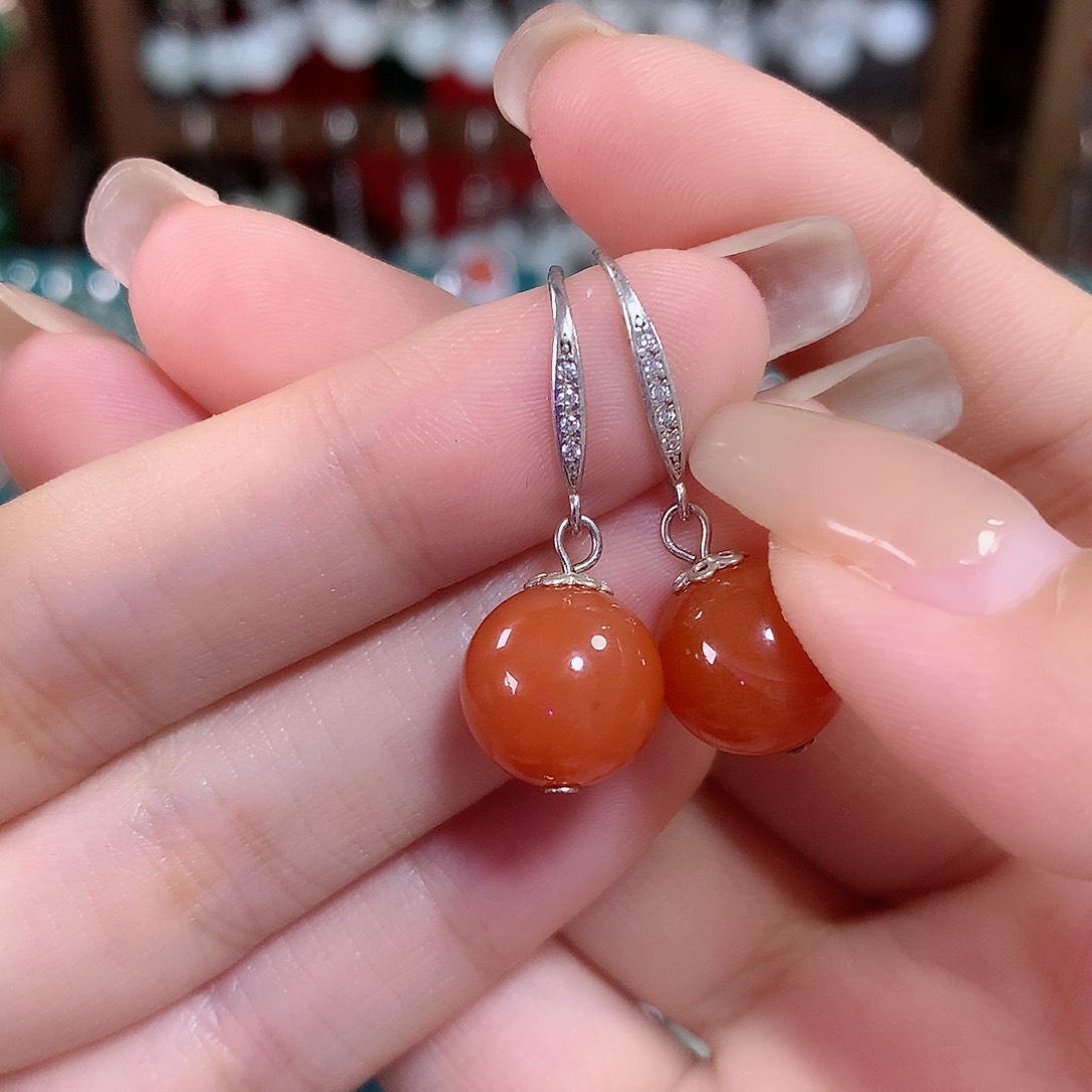 南红玛瑙耳饰银S925镶嵌卡11左右