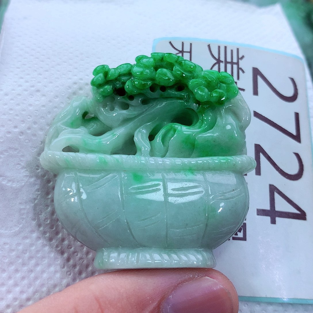 吊坠(不含链)未镶嵌翡翠