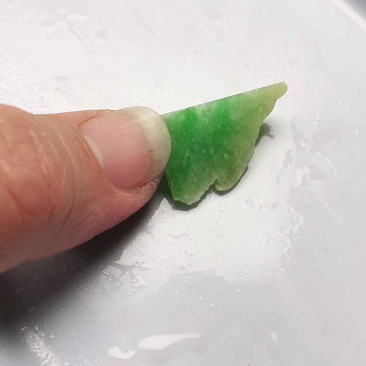 【闪购商品】翡翠颈饰未镶嵌A货