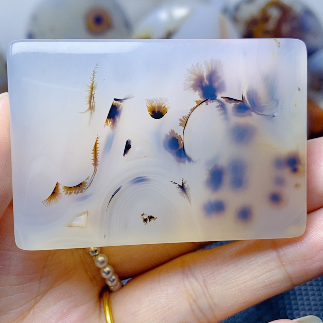 玛瑙/玉髓未镶嵌珠宝奇石