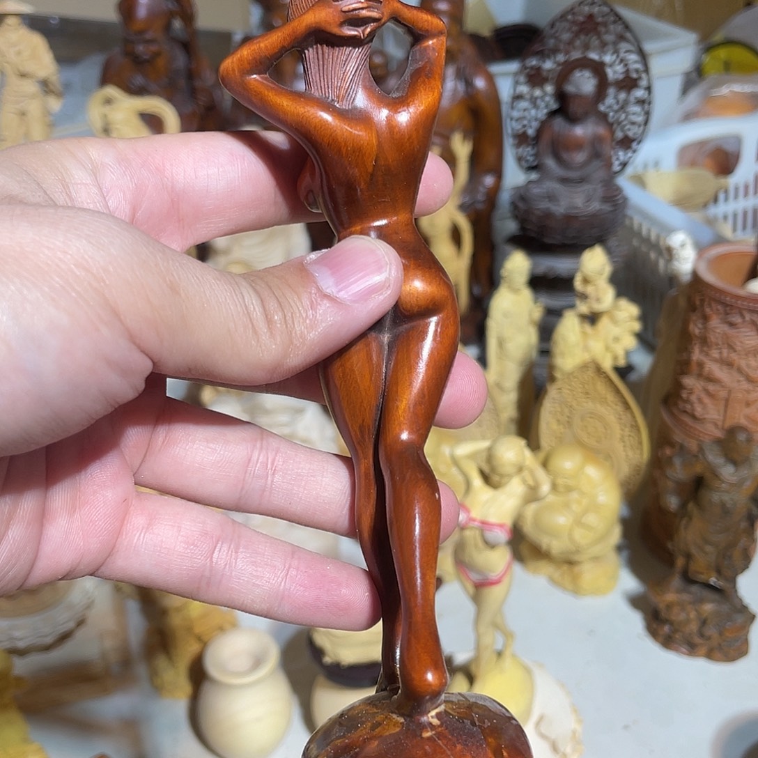 老***羔黄杨木小叶瑕疵做旧站美女