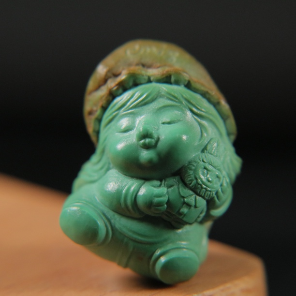 原矿绿松石童趣嘟嘟嘴 尺寸18.5×26×16.8mm，重9.6g，俏色巧雕设计。