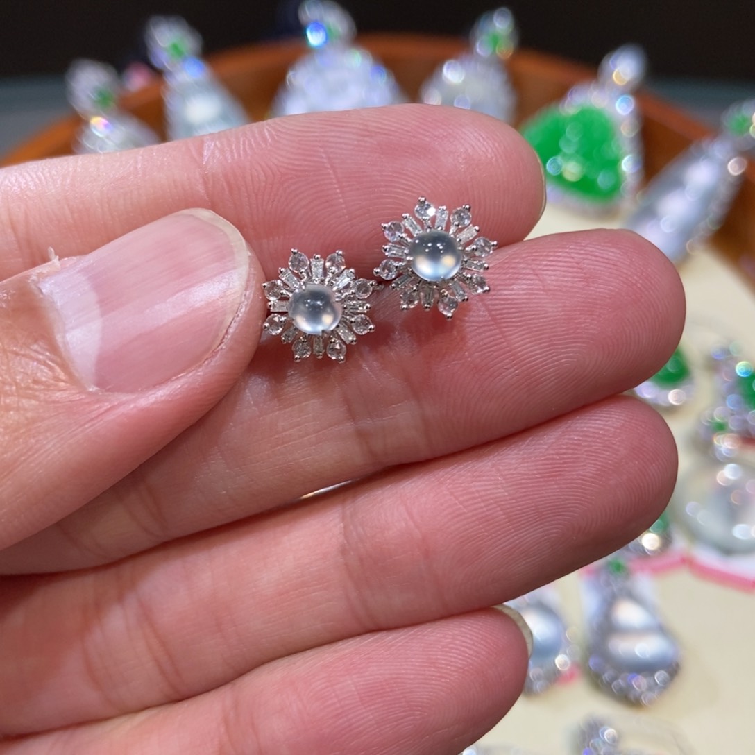 翡翠耳饰18K金镶嵌耳钉