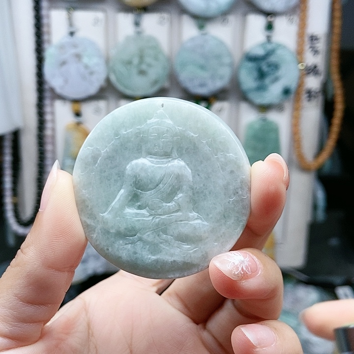 颈饰足铂镶嵌翡翠翡翠