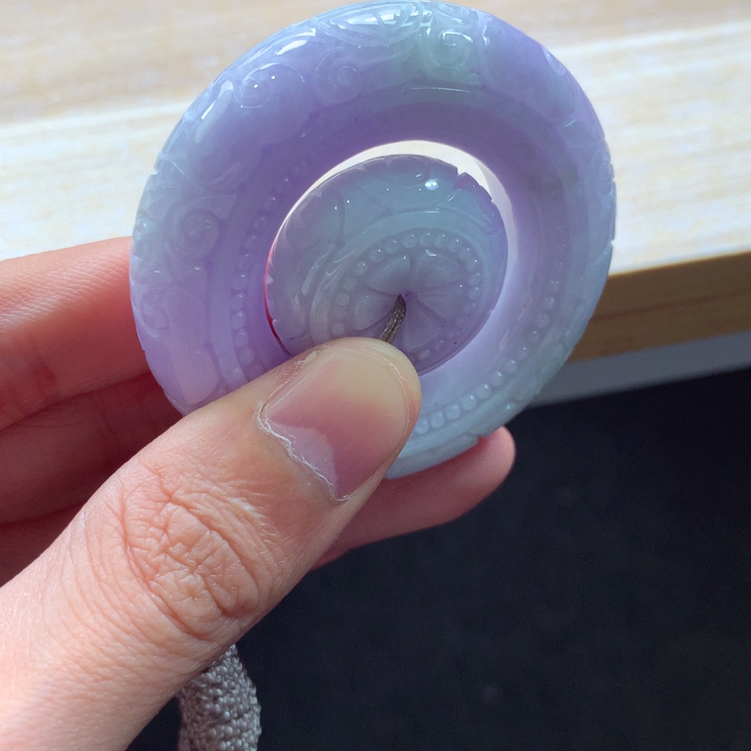 翡翠颈饰未镶嵌吊坠