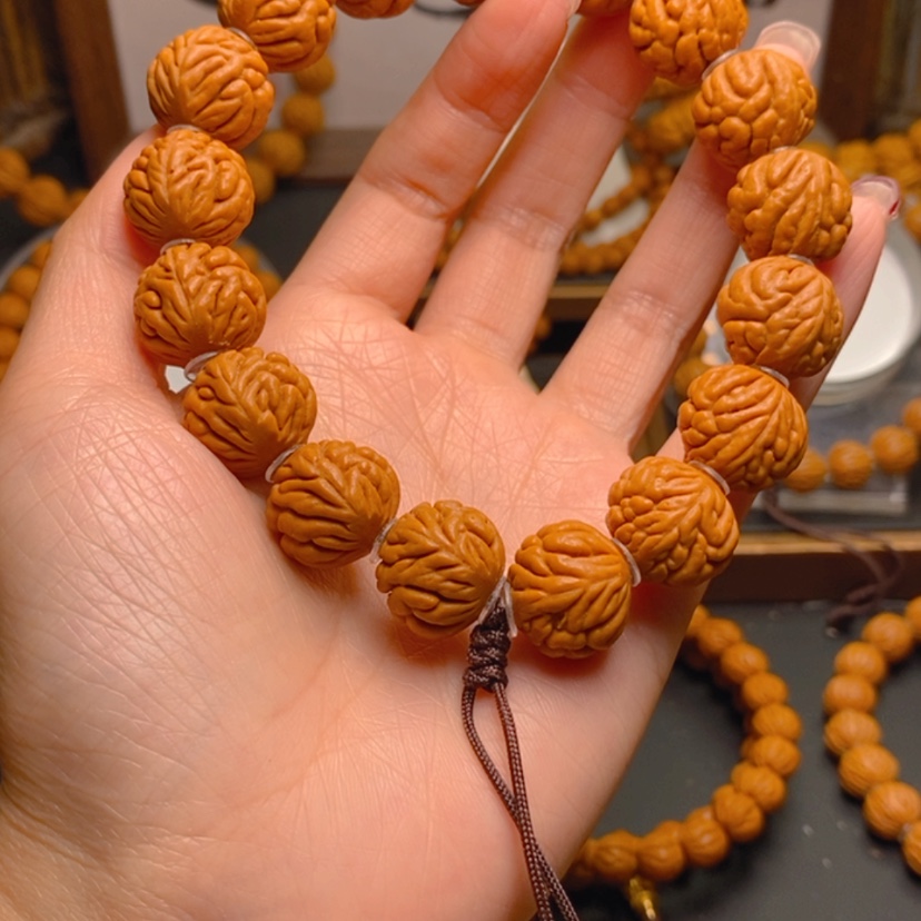 【闪购商品】桃核手串龙文桃核