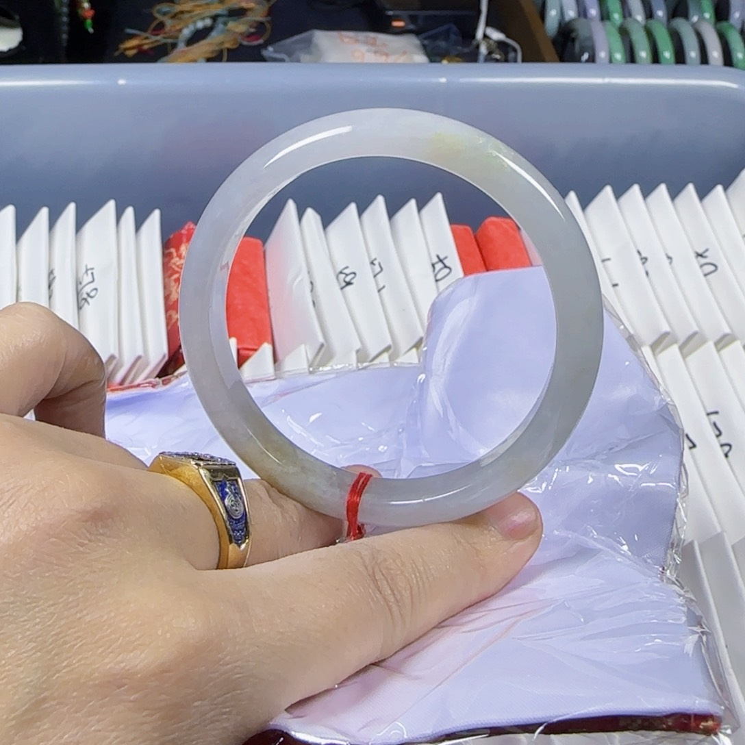 翡翠手镯未镶嵌棉团小瑕疵冰镯特价