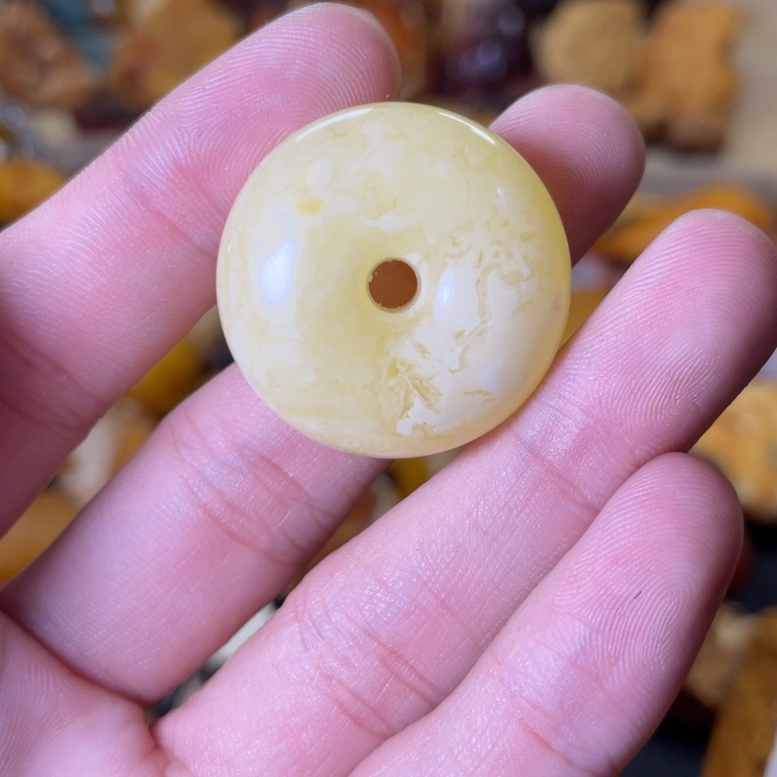 琥珀裸石未镶嵌墨***早天然蜜蜡