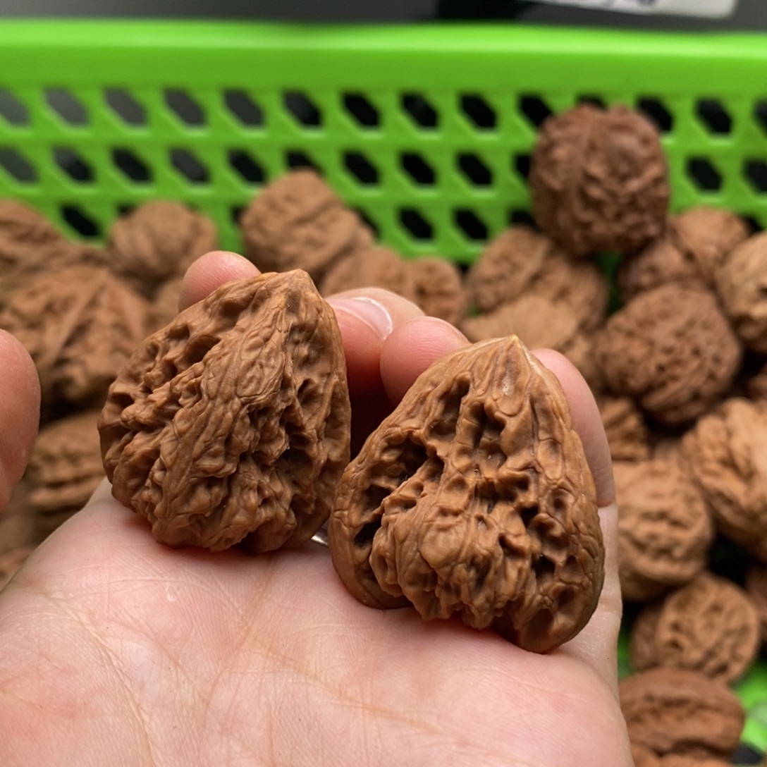 嗷***哦吊坠文玩核桃定制商品不退不换