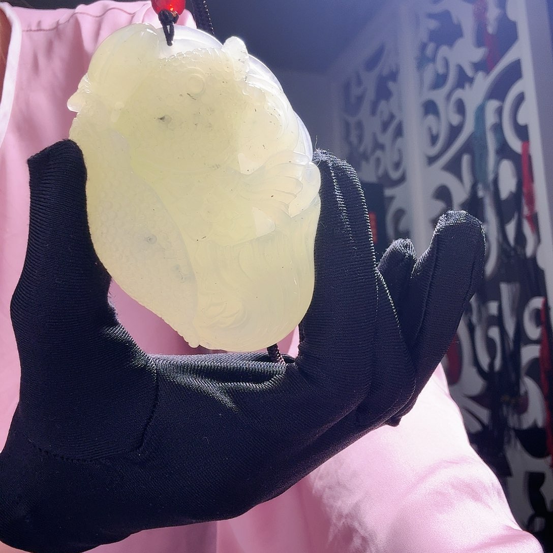 蛇纹石玉颈饰未镶嵌年年有余