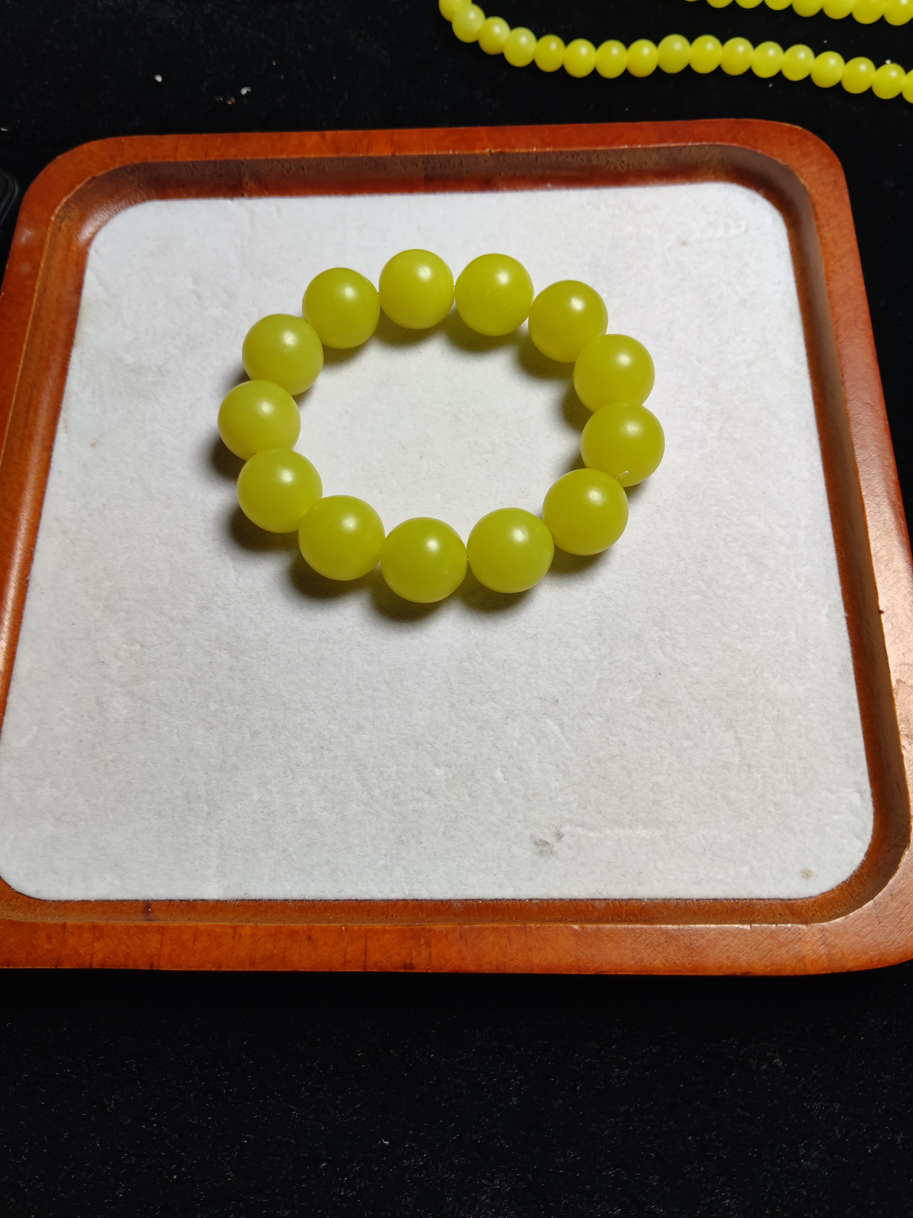 新疆黄口手串配饰