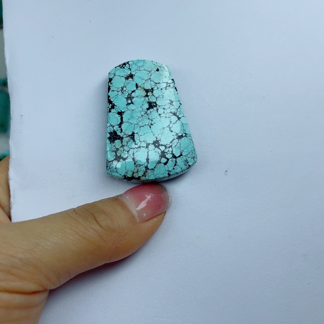 绿松石颈饰未镶嵌