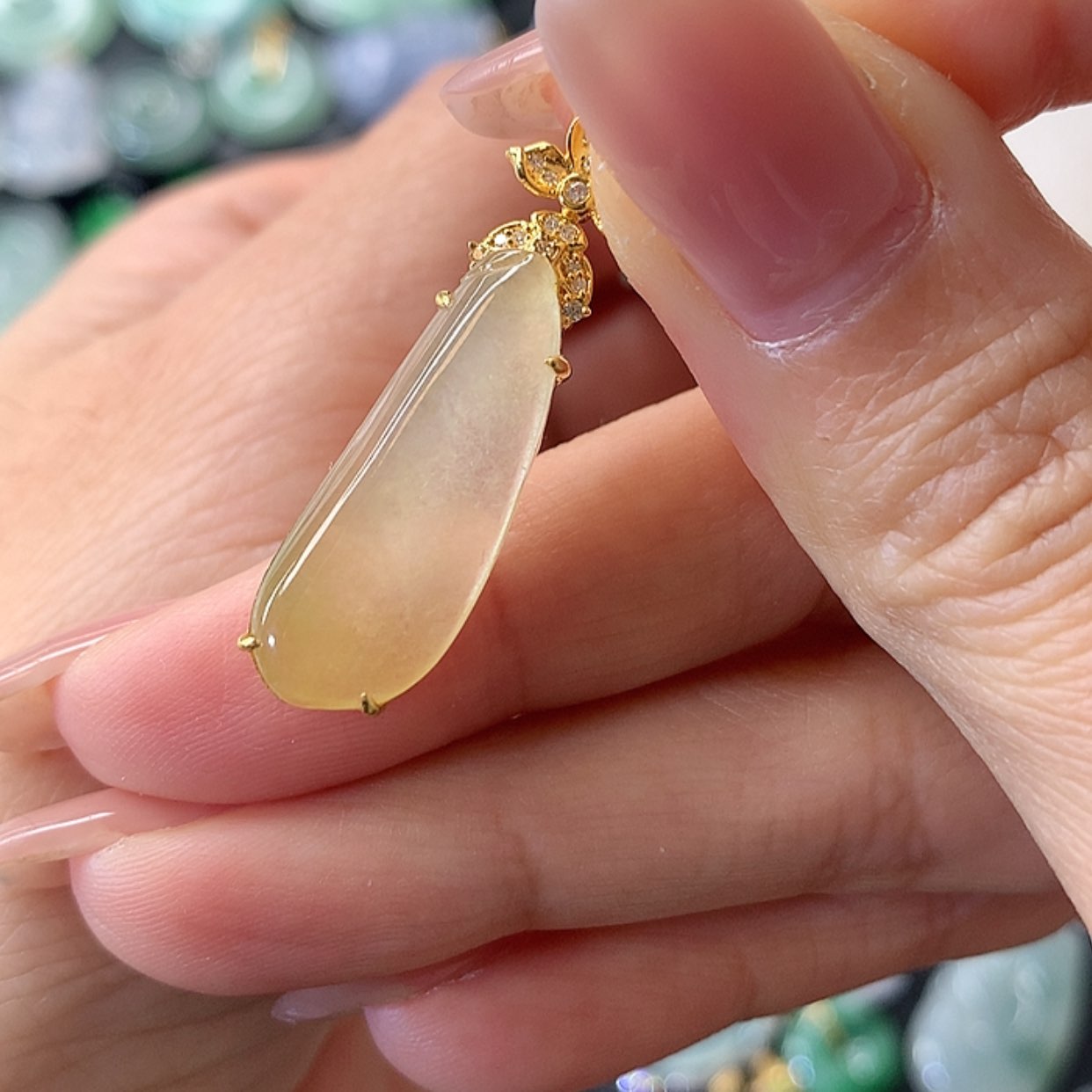 【闪购商品】翡翠吊坠(赠链)18K金镶嵌