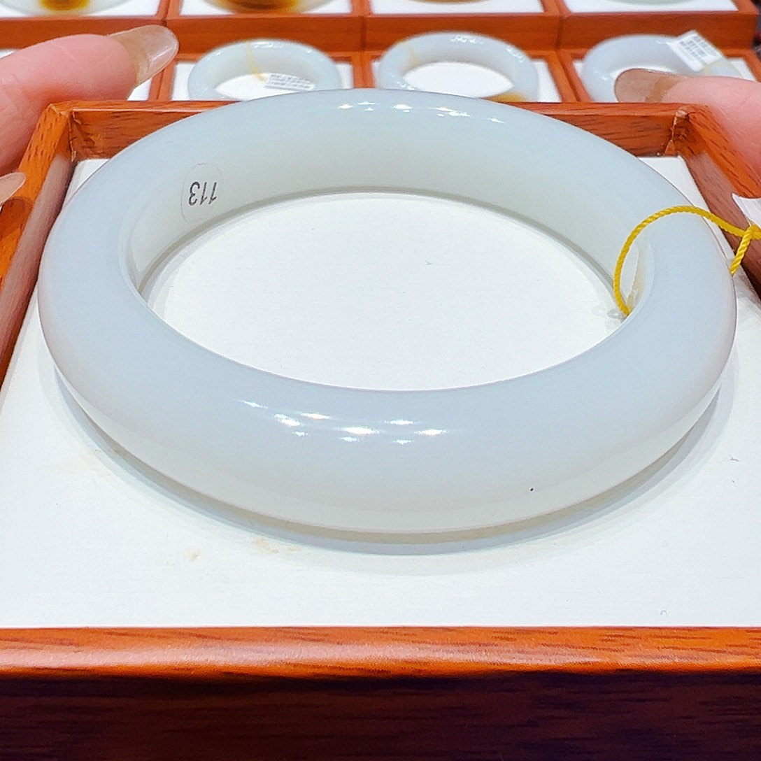 和田玉手镯（圆镯）未镶嵌