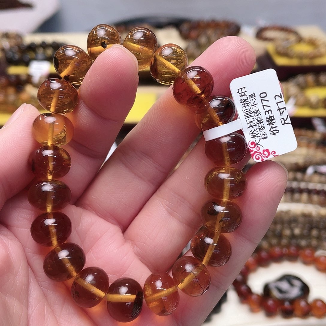 琥珀裸石未镶嵌十二70166