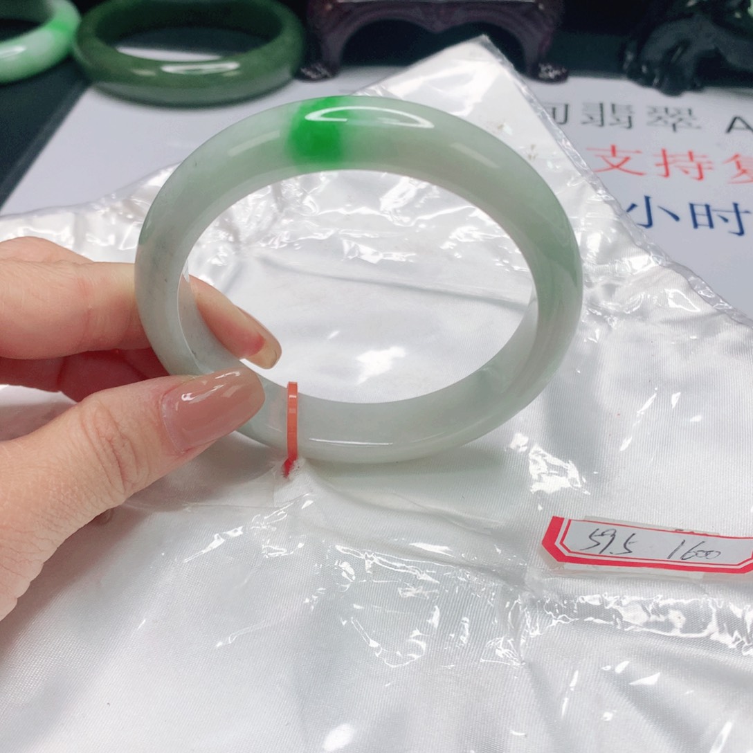 翡翠手镯未镶嵌缅甸天然A货翡翠