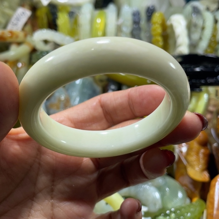 岫玉未镶嵌手镯不提不换