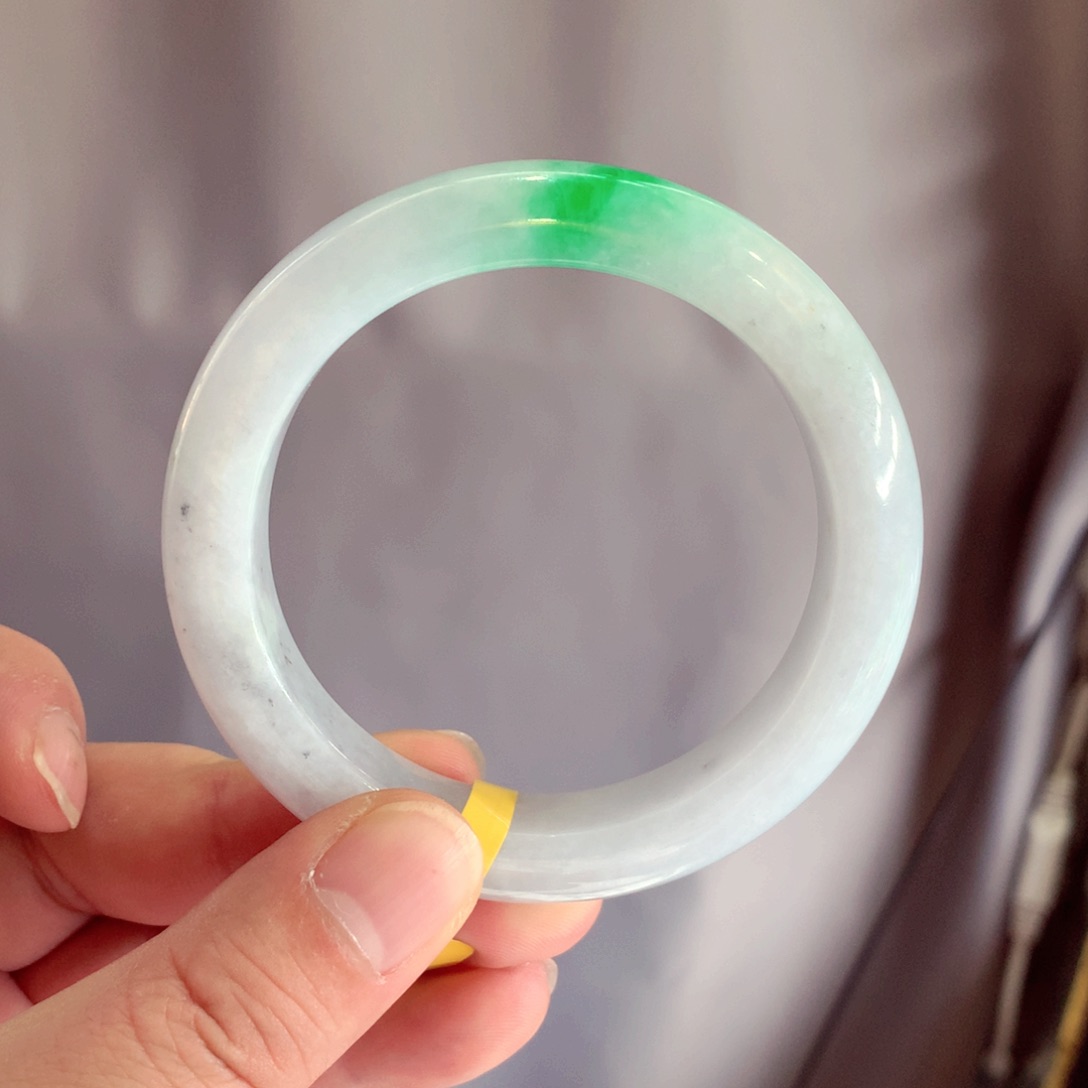 翡翠手镯未镶嵌缅甸翡翠