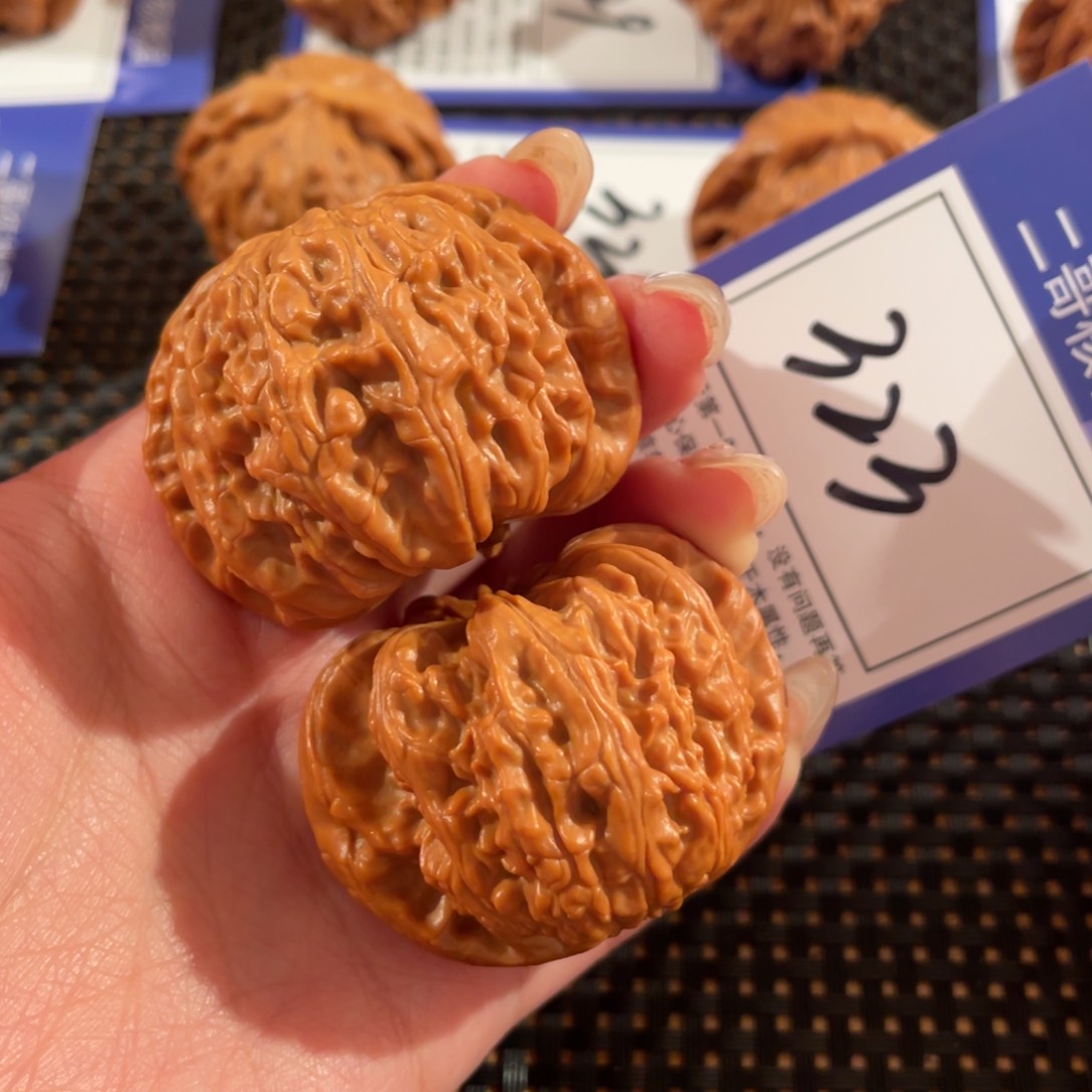 文玩核桃把件323号45尺白狮子