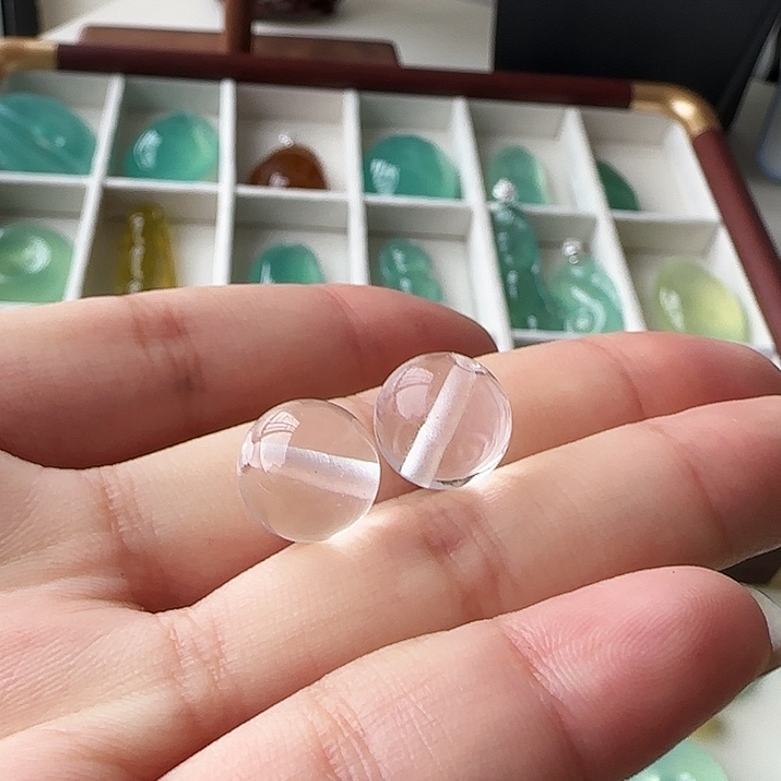 爱***平岫玉未镶嵌颈饰岫玉