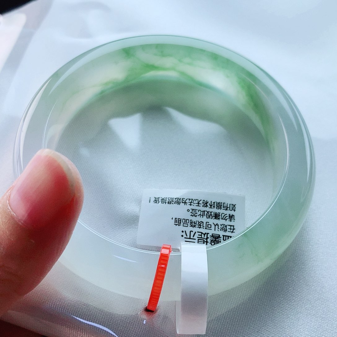 未镶嵌手镯翡翠55轮胎飘绿