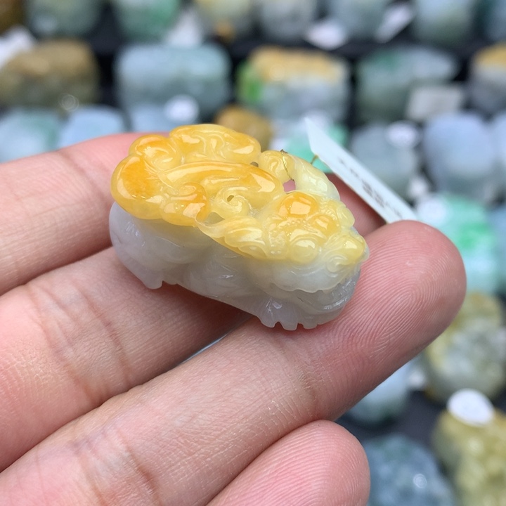 翡翠颈饰未镶嵌天然缅甸翡翠招财貔貅吊坠