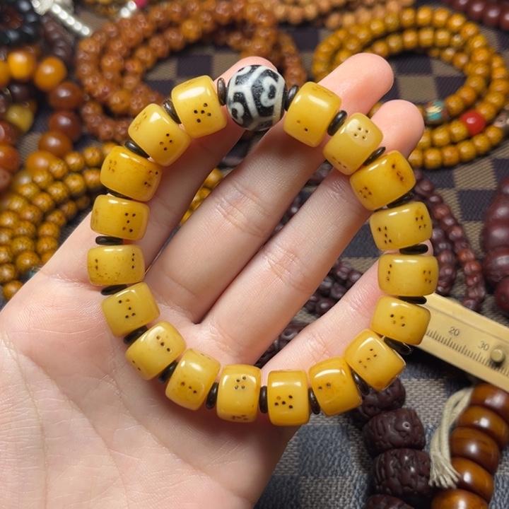 凤眼菩提吊坠藏区牛牛材质手串