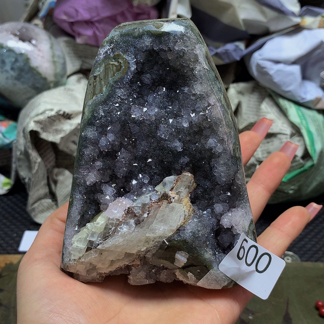 紫晶大型摆件（非配饰）未镶嵌