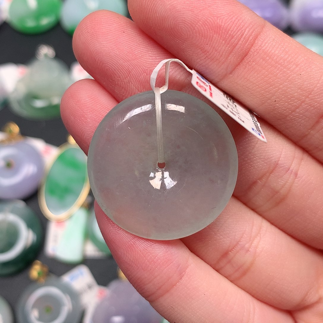 颈饰未镶嵌翡翠姗*姐翡翠吊坠