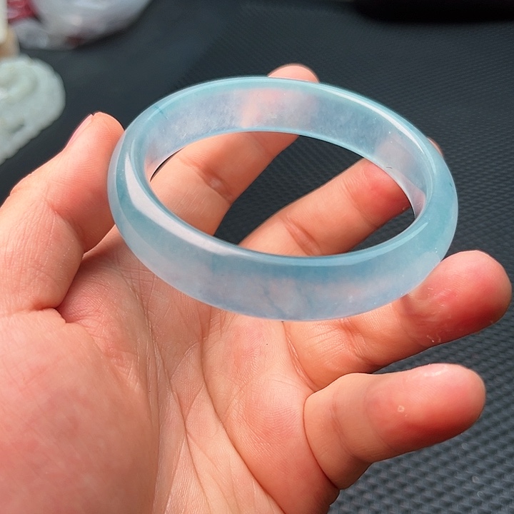 翡翠颈饰未镶嵌啊啊