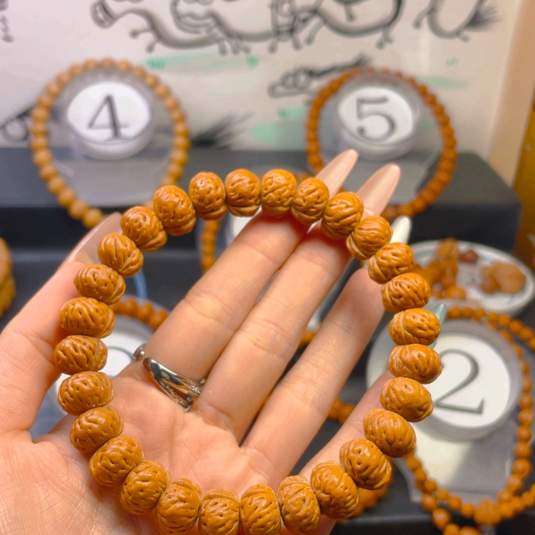 小***虎吊坠桃核1.333333333335555555